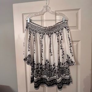 V Christina off the shoulder floral top